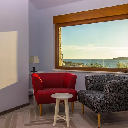וילה With Pool First Row To The Sea And In Front Of The Beach *